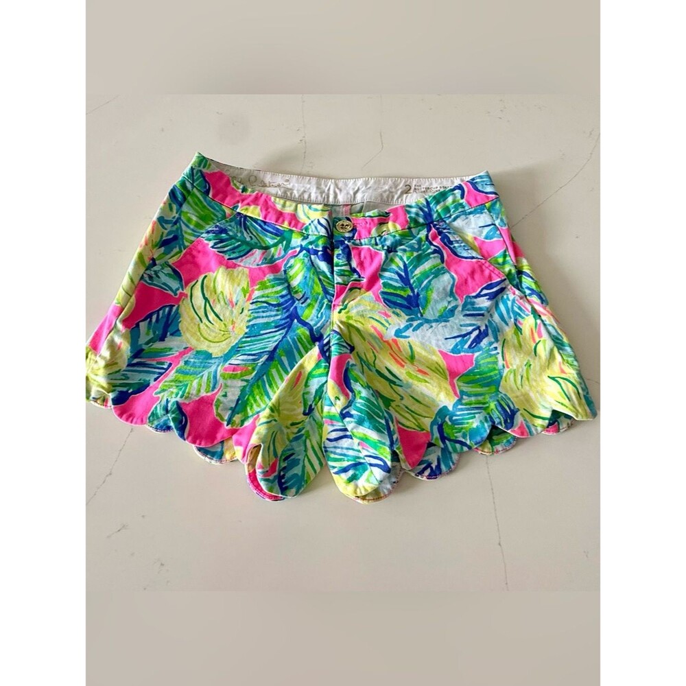 Lilly Pulitzer Buttercup Stretch Shorts Size 2 Multi-Color Floral Scalloped Hem